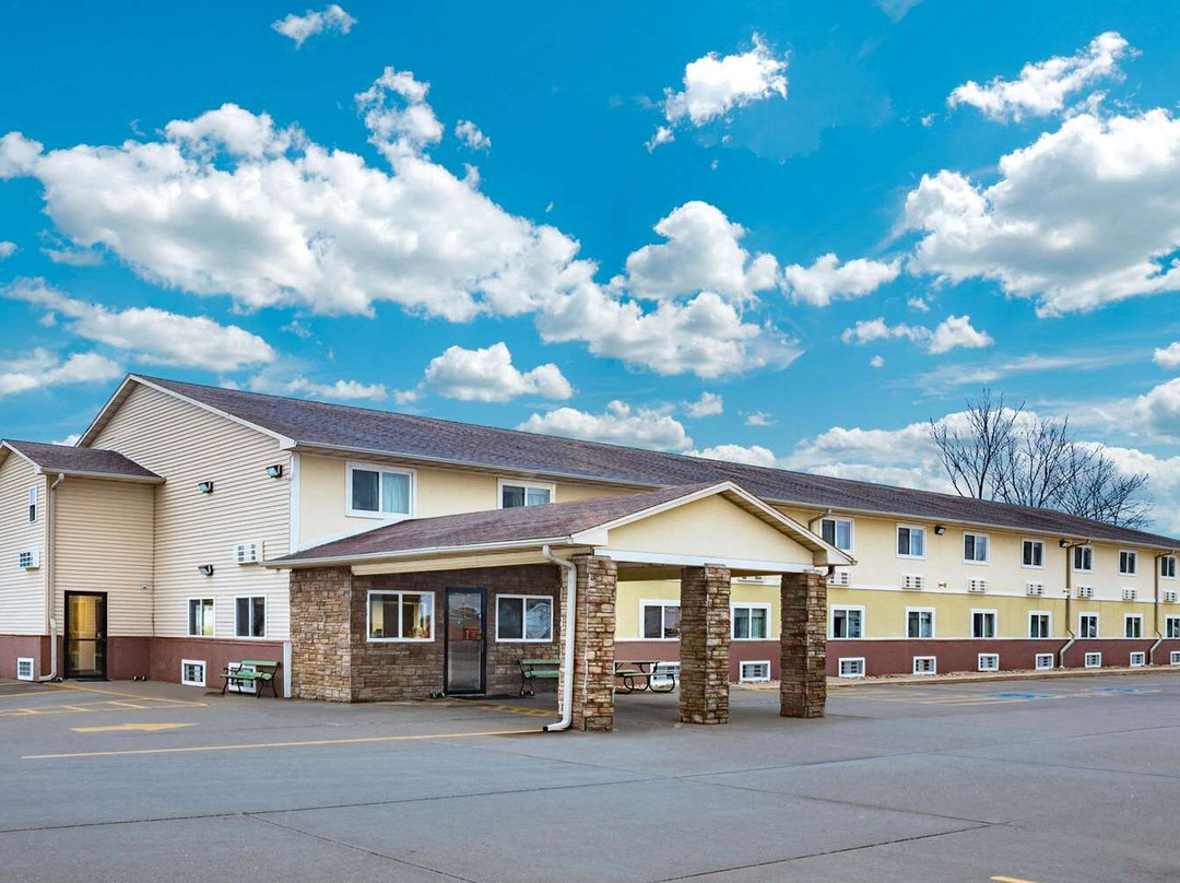 Donnellson酒店住宿-Super 8 By Wyndham Fort Madison