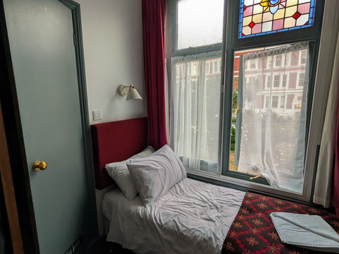 里奇芒特酒店主图