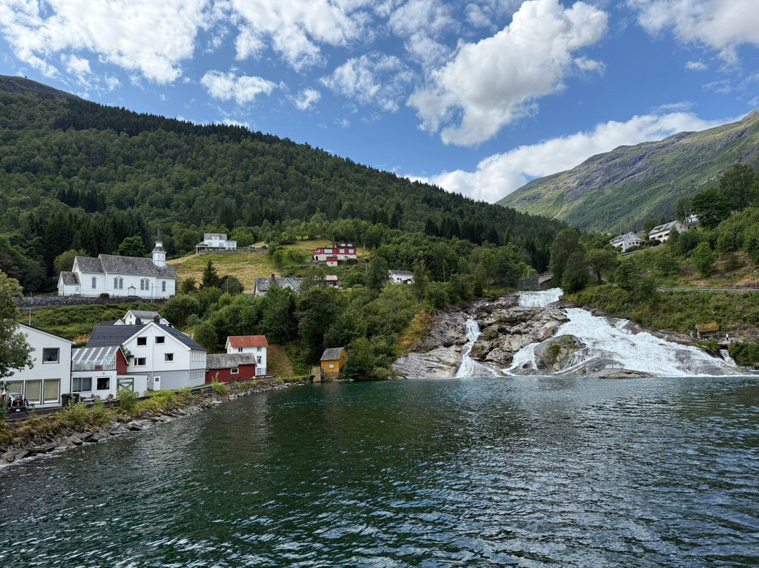 Hellesyltfossen-Hellesylt必去景点