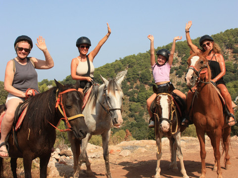 Family Horse Farm-厄吕代尼兹必去景点