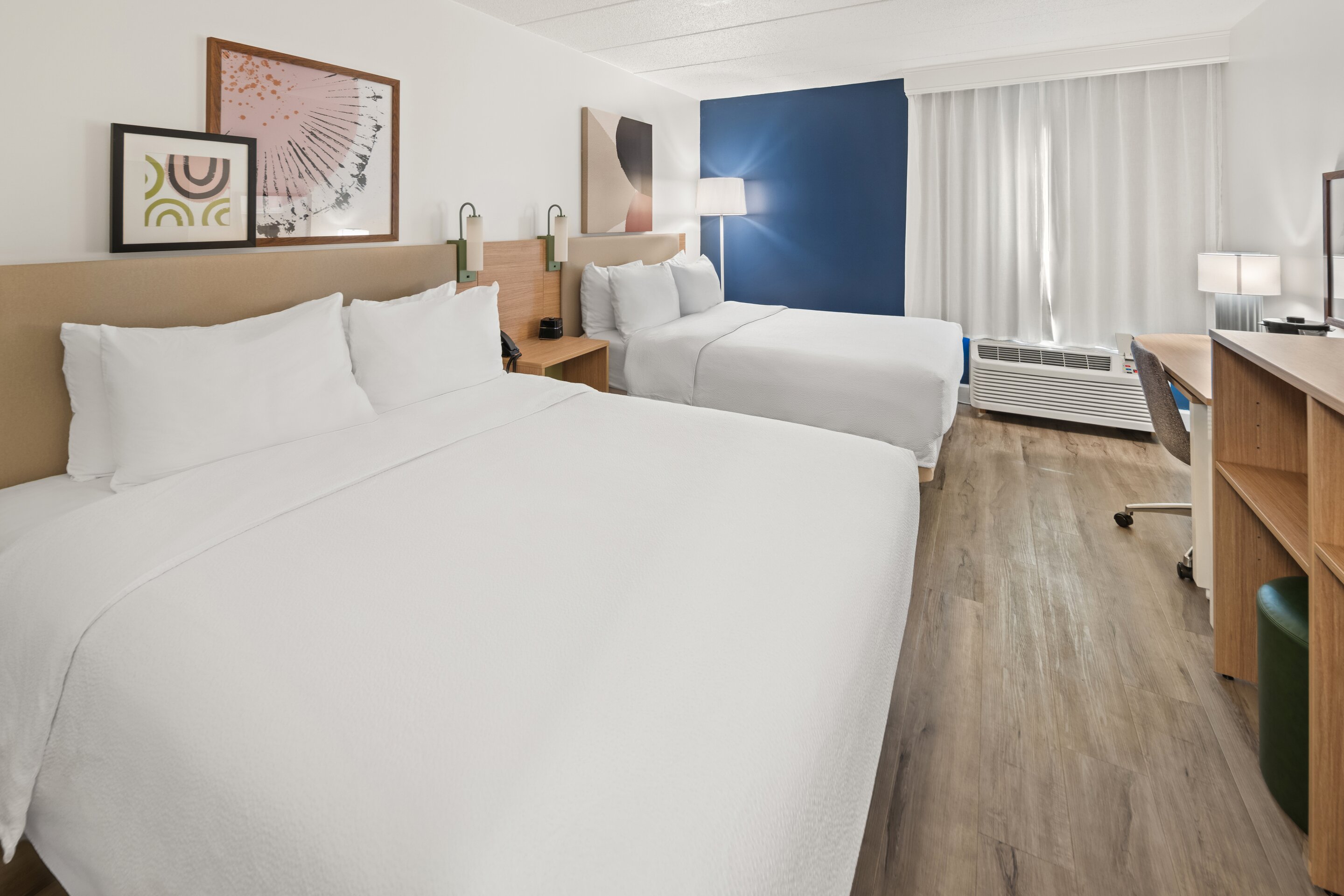 Spark by Hilton Waldorf-客卧