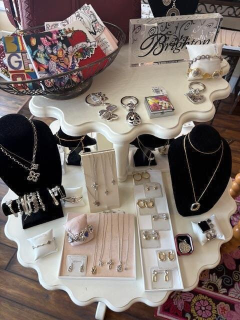 Lebanon Merle Norman Boutique & Spa-Lebanon必去景点