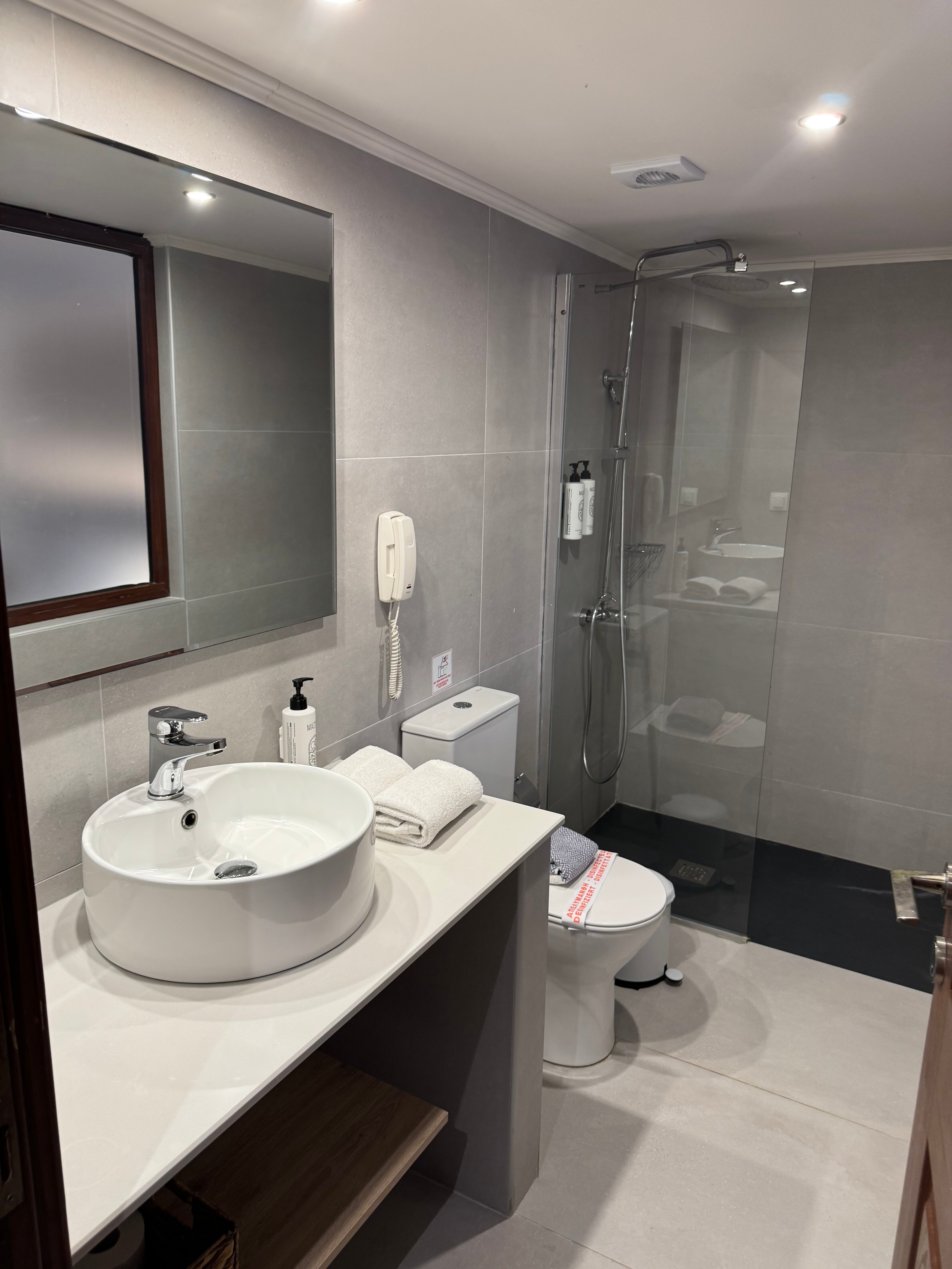 Costa Lindia Beach Resort-浴室