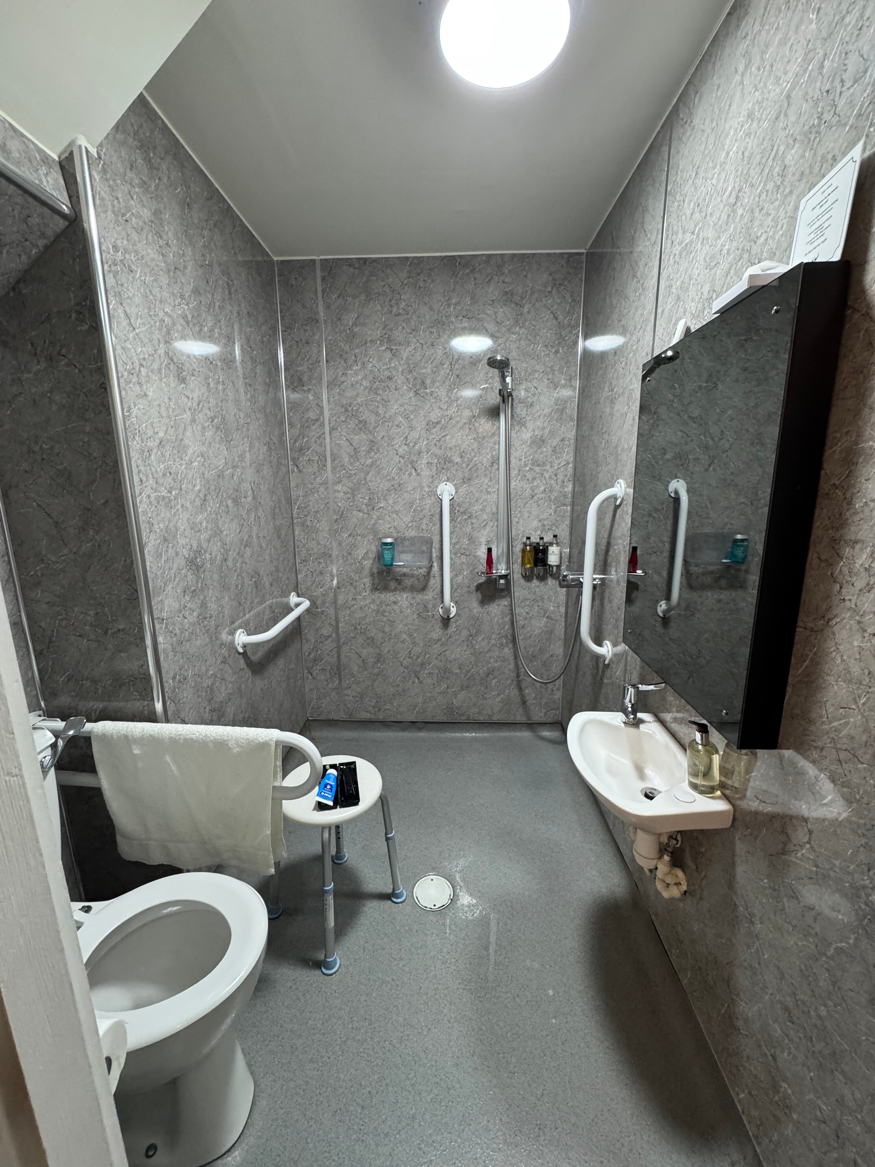 The Black Bull Inn, Moffat-浴室