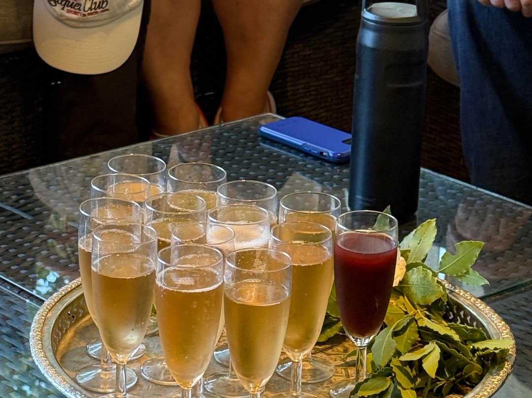 Truffle Hunting at Les Pastras-Cadenet必去景点