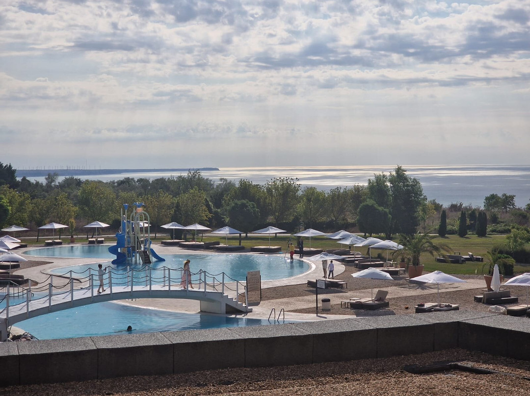 灯塔高尔夫温泉度假酒店主图