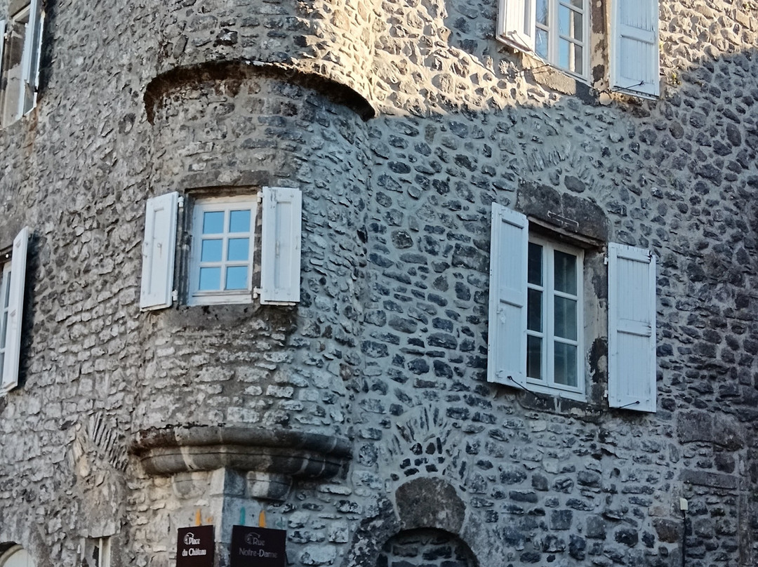 Salers, village médiéval-Salers必去景点