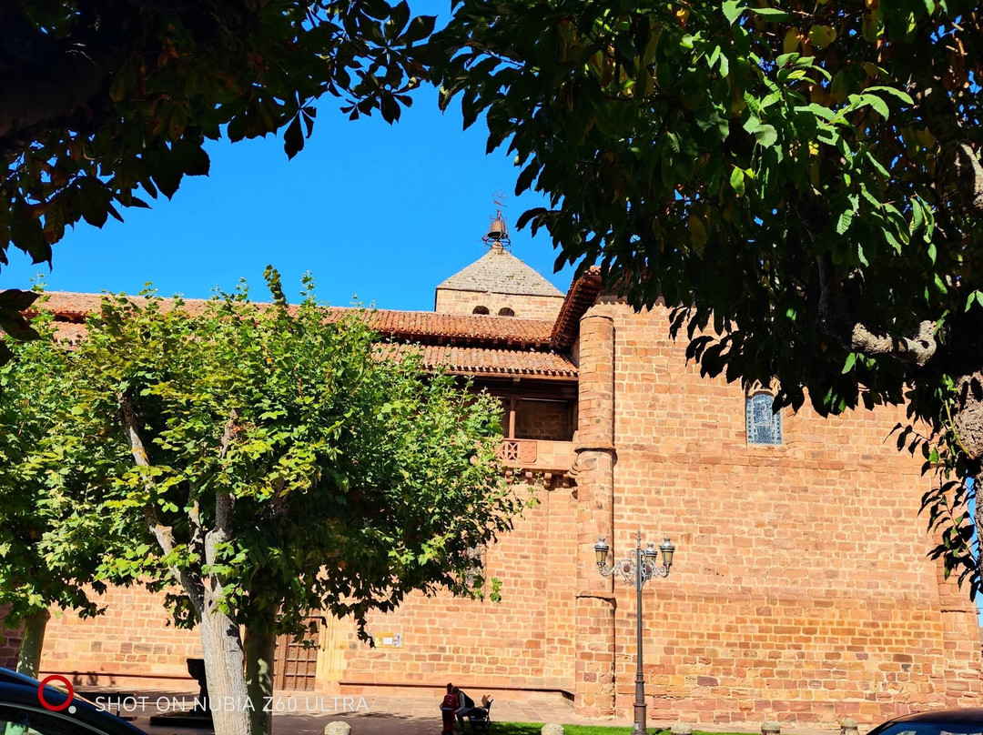 Iglesia Santa Maria la Mayor-艾斯卡拉伊必去景点