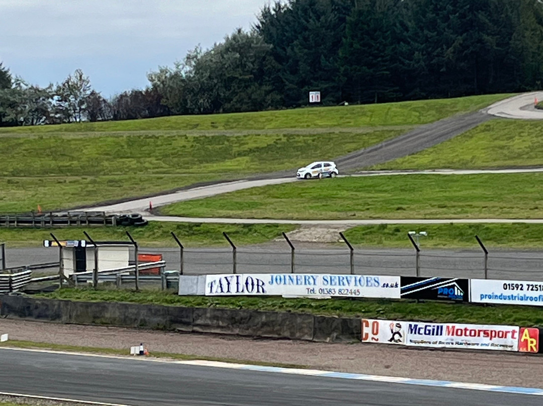 Knockhill Racing Circuit-丹弗姆林必去景点