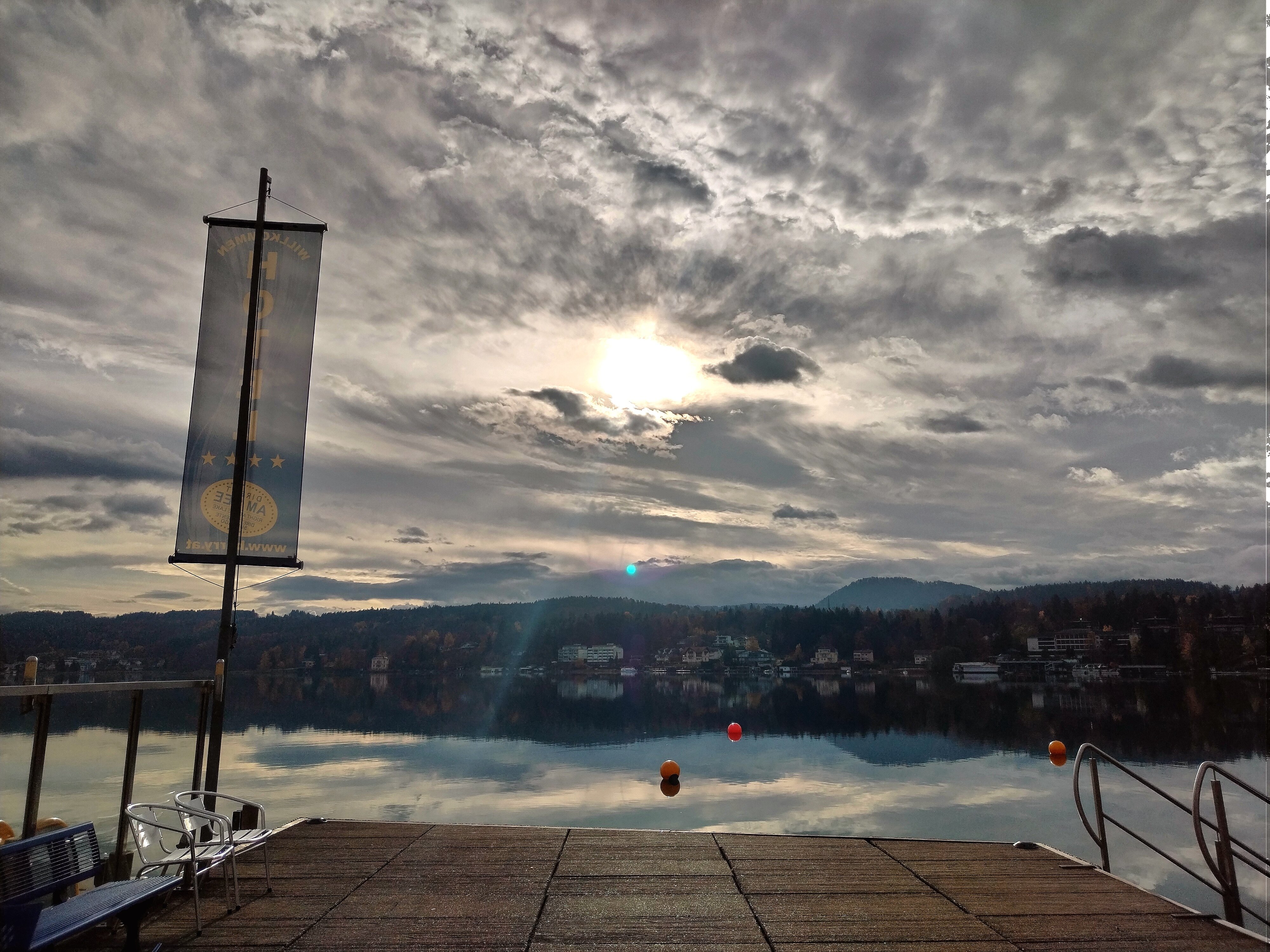 Barry Memle Lakeside Resort-官方