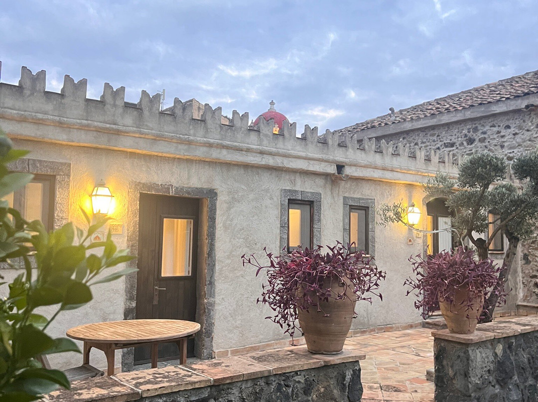 Castello San Marco-Santa Flavia必去景点