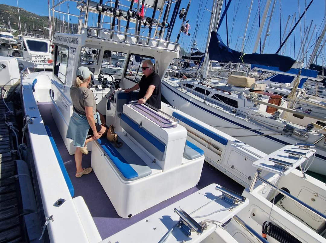 Cape Boat Charters-西门镇必去景点