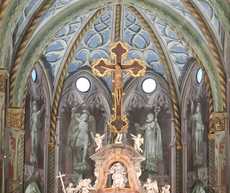 Cattedrale Santa Maria Assunta-萨卢佐必去景点