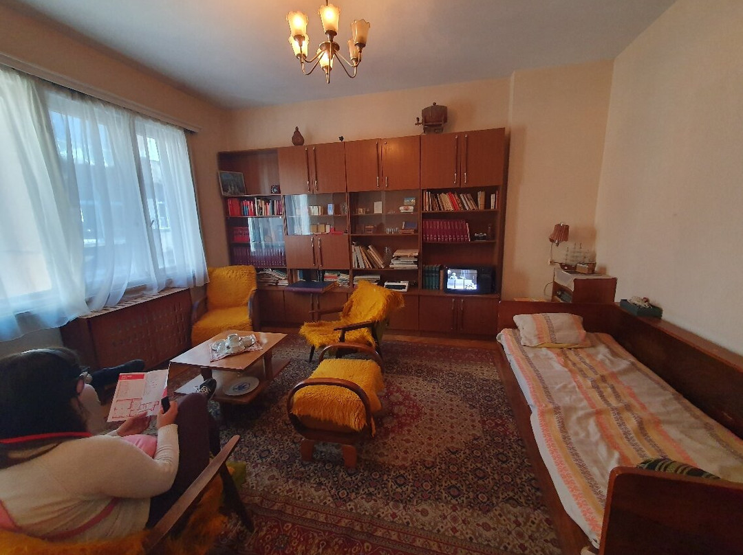 The Red Flat-索非亚必去景点