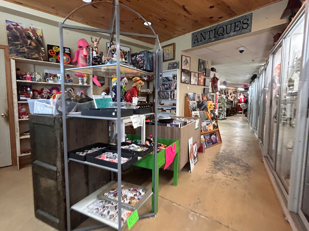 Grumpy's Antiques-Tunnel Hill必去景点