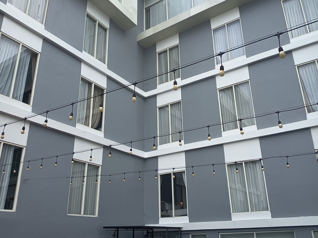 Ascent Premiere Hotel And Convention Pasuruan主图