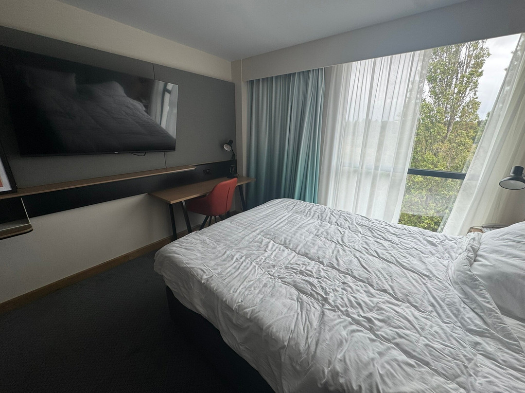 假日牛津酒店主图