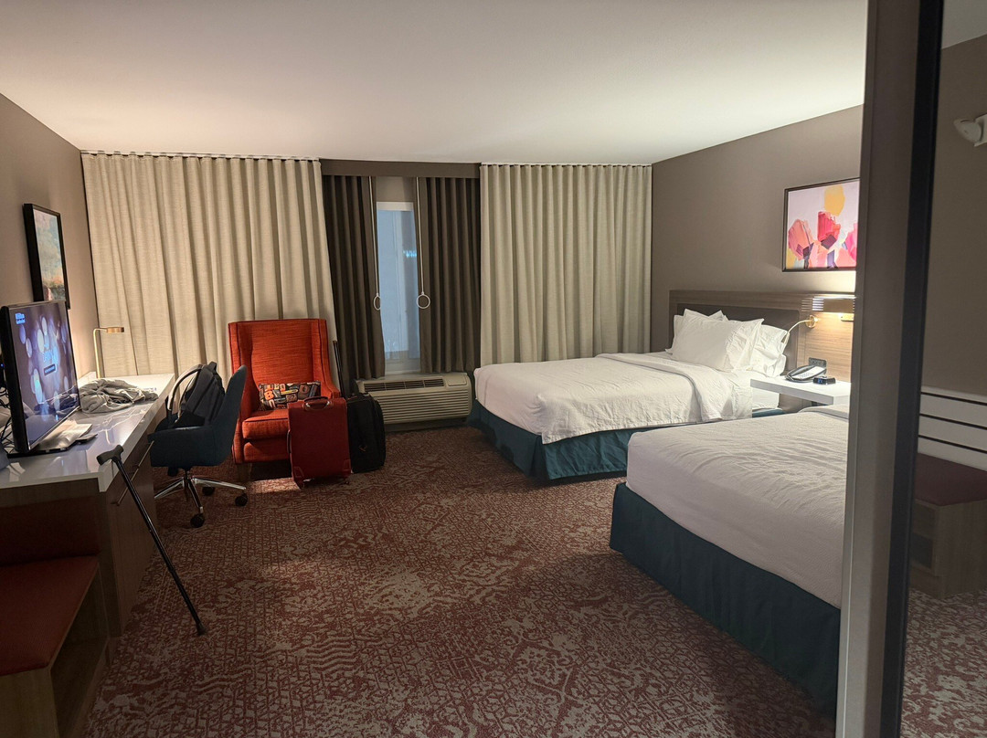 绍姆堡希尔顿花园酒店主图