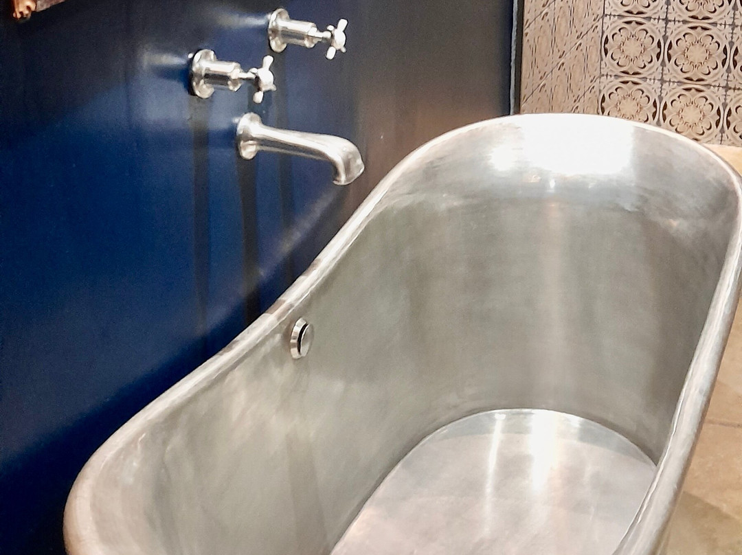 Le Petit Chateau & William De Percy主图