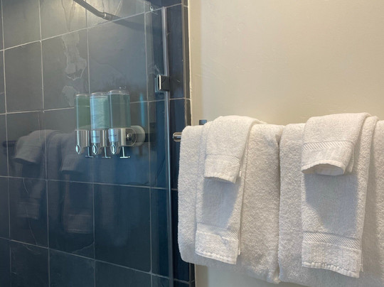 凡尔赛德度假酒店主图