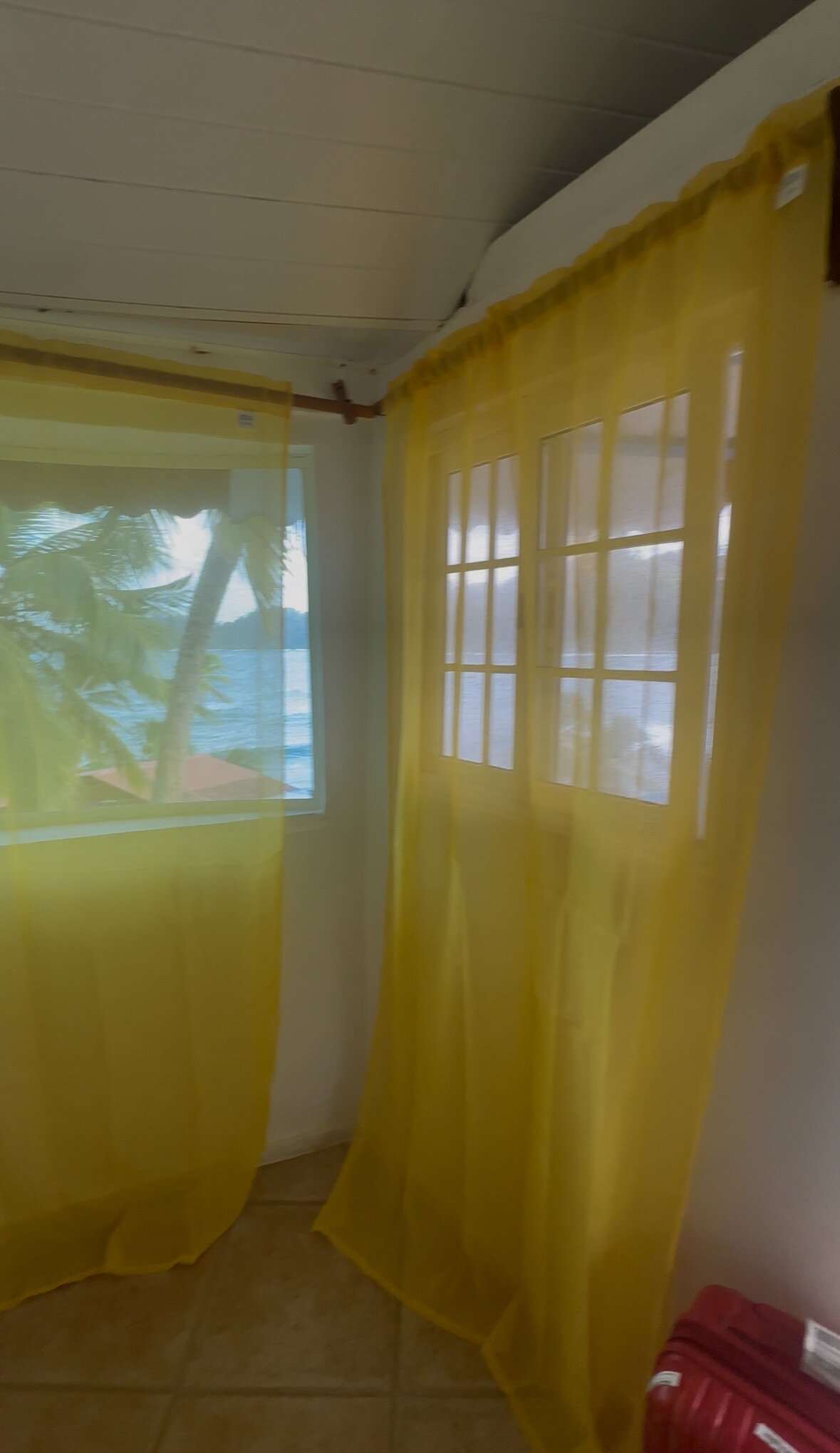 Sister Moon Hotel-官方