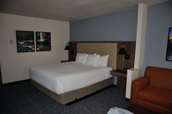 贝斯特韦斯特普拉斯旅行酒店及套房-客卧