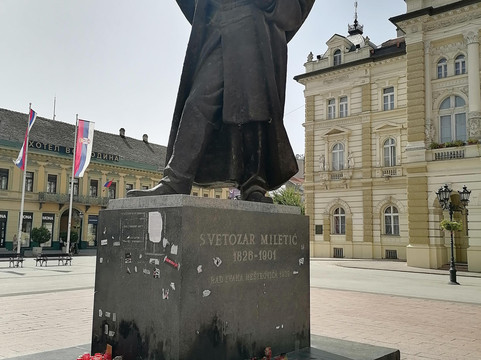 Svetozar Miletic Monument-诺维萨德必去景点