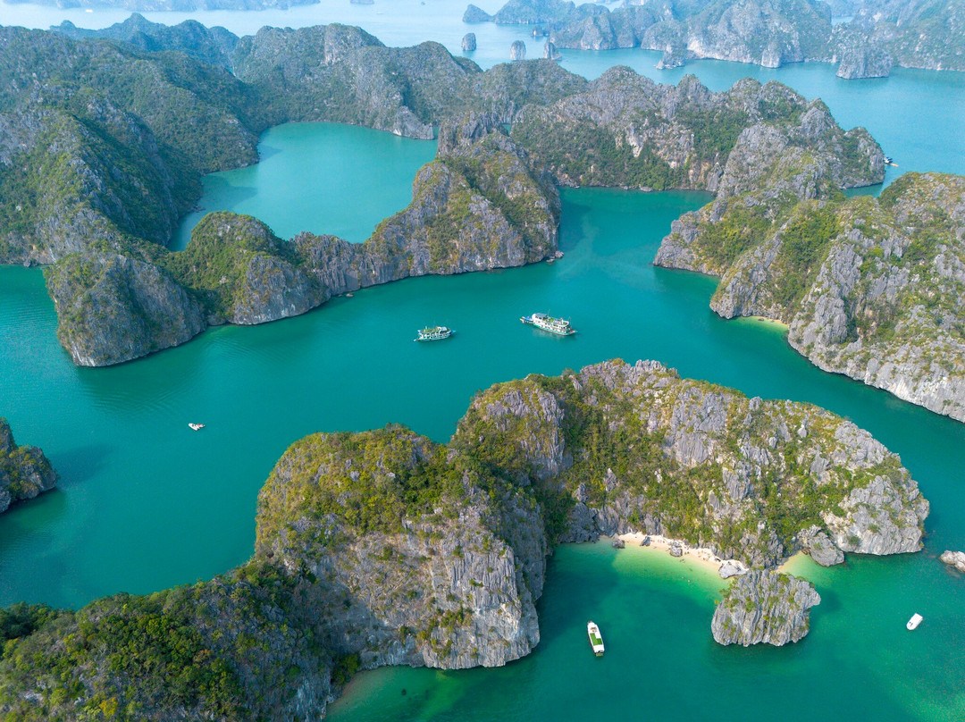 Blue Swimmer Outdoors-下龙湾必去景点