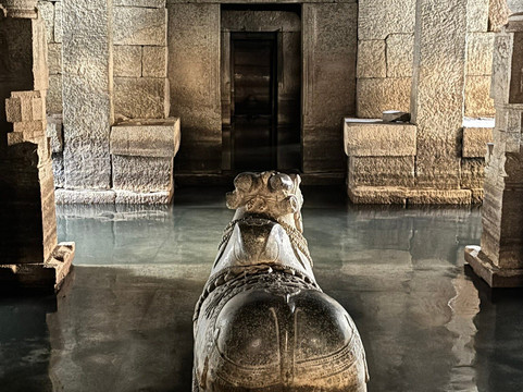 Underground Temple-亨比必去景点