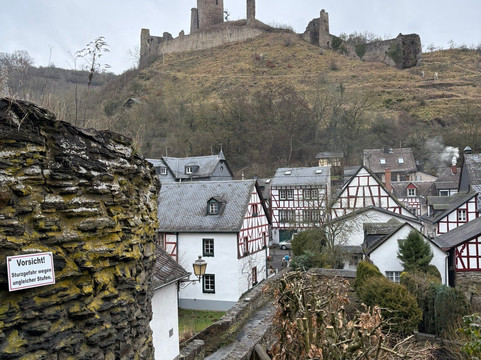 Traumpfad Ritterschlag-Monreal必去景点