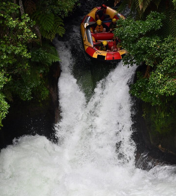 Kitekite Falls-皮哈海滩必去景点