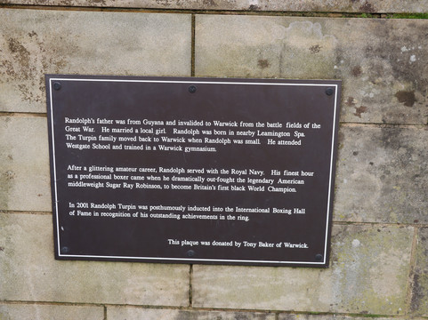 Randolph Turpin Statue-沃里克必去景点