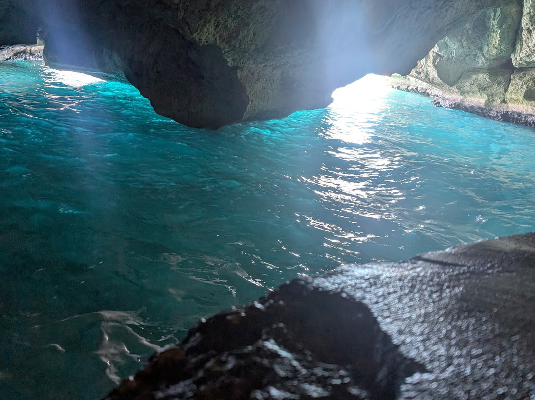 Joseph's Cave-West End必去景点