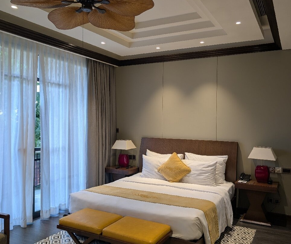 森纳顺化酒店主图