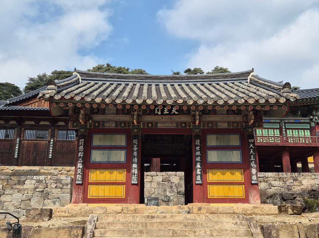 gimlyongsa-闻庆市必去景点