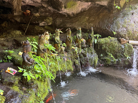 Toyo Bulan Waterfalls-Tembuku必去景点
