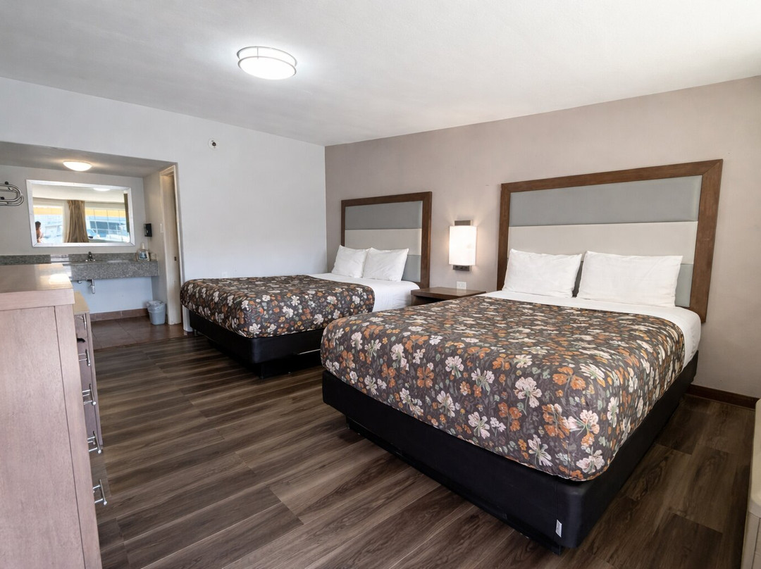 Hugo酒店住宿-American Inn & Suites