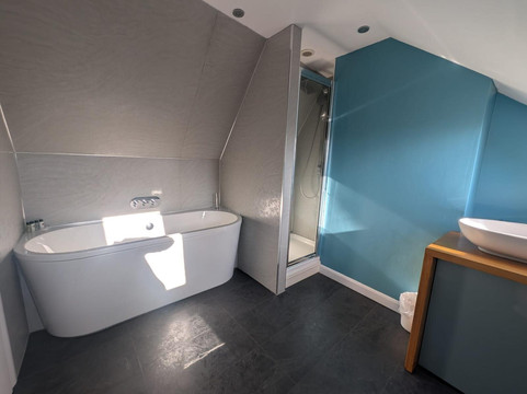 拱门招待所主图