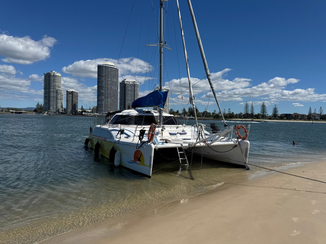 Sunrise Sailing Charters Gold Coast-梅因海滩必去景点