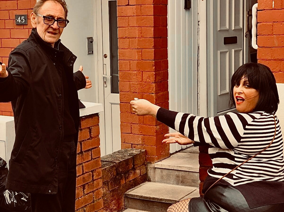 Barry Island Tours (pub Crawl Tours With Knock Off Nessa As Your Guide)-巴里必去景点