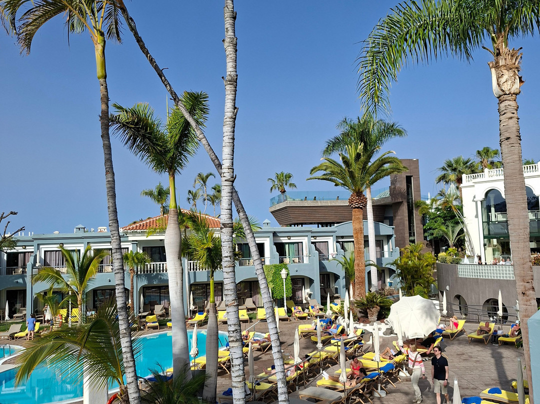 科隆瓜纳哈尼阿德里安酒店-限成人主图