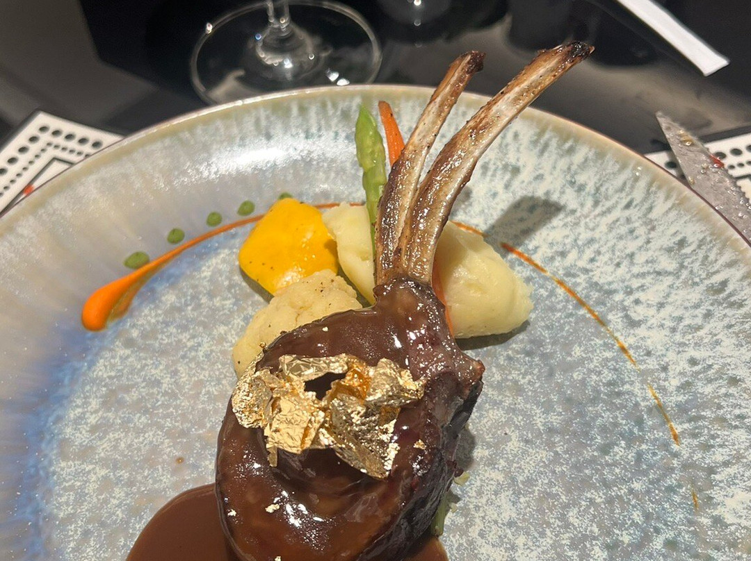 Diana Cruise-Ha Long City必去景点