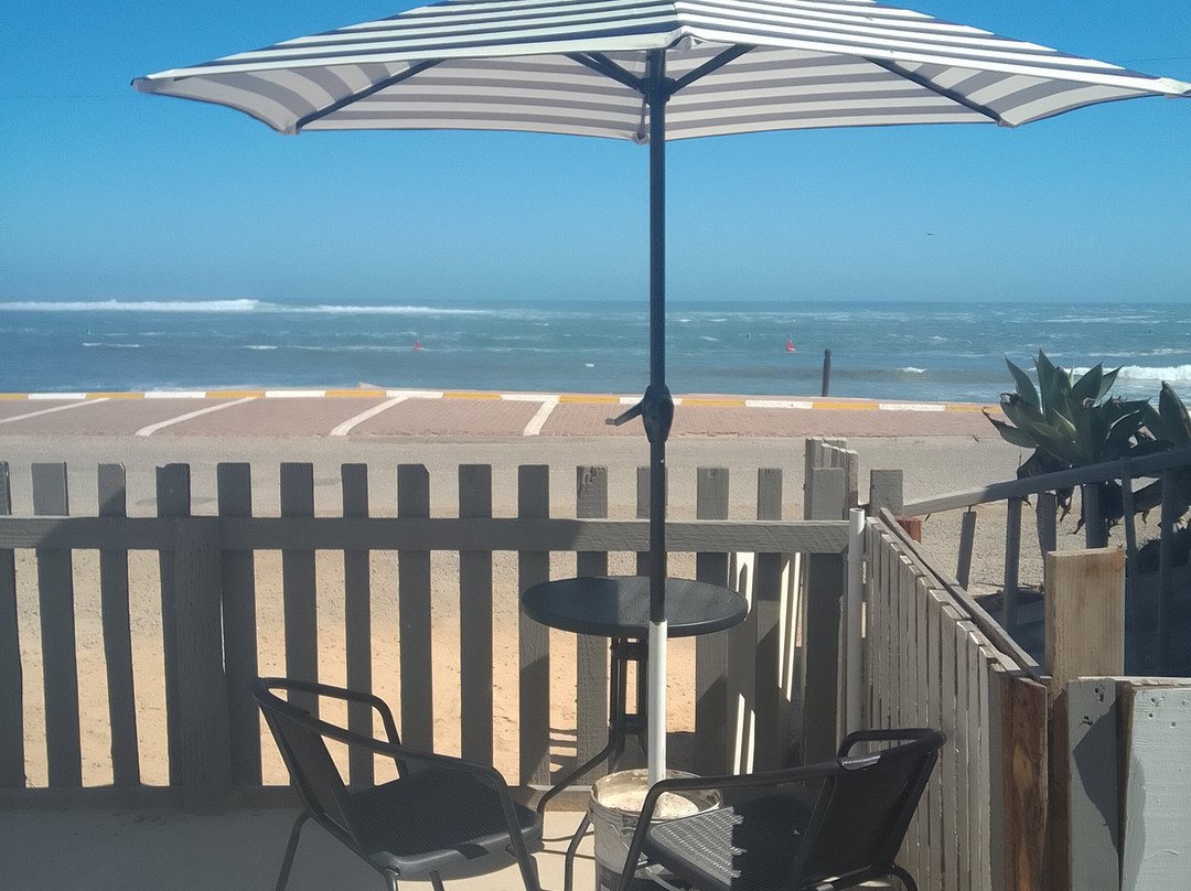 Zee's Cafe & Restaurant