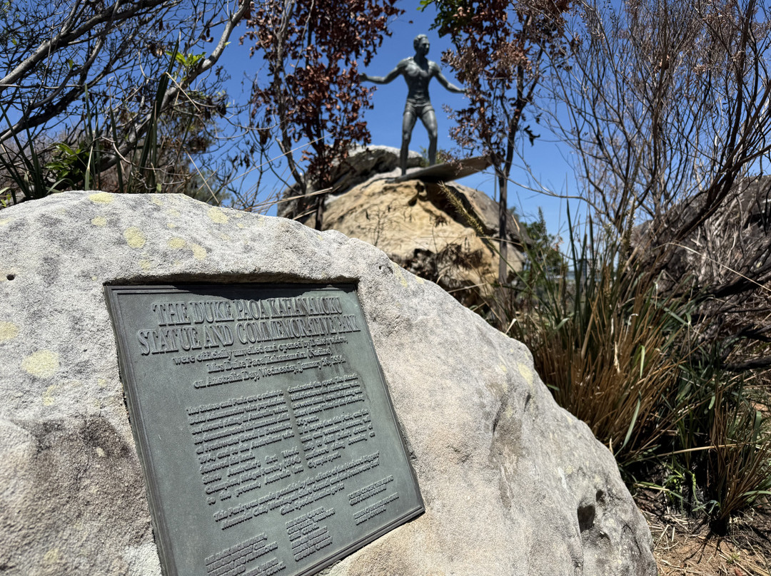 Duke Kahanamoku Monument-Freshwater必去景点