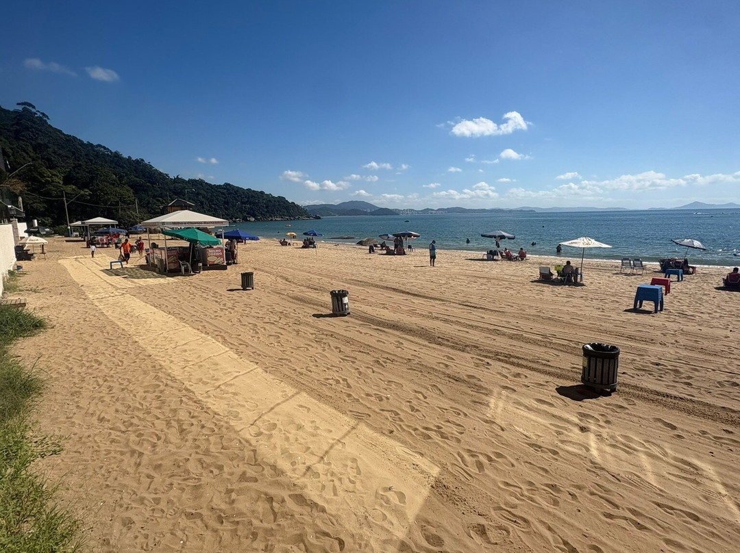 Praia das Laranjeiras-康泊琉海水浴场必去景点