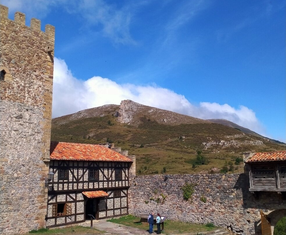 Nacimiento del Río Ebro-Fontibre必去景点