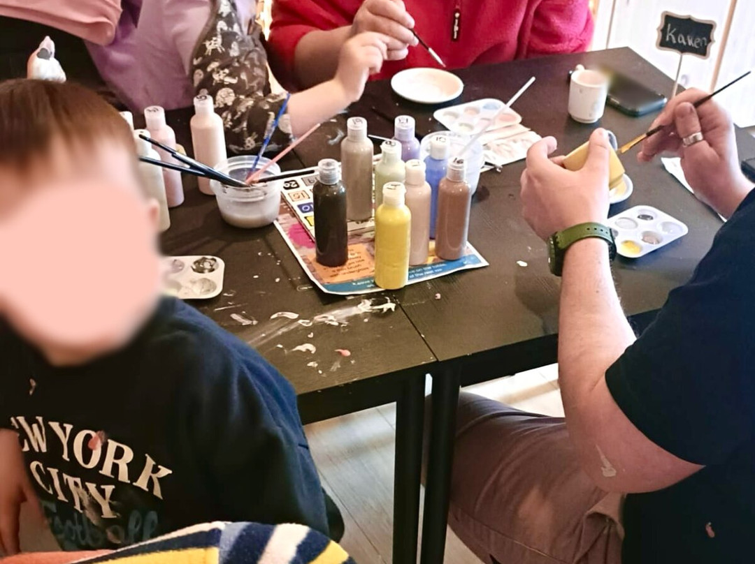 Keepsakes Pottery Painting-Ashbourne必去景点