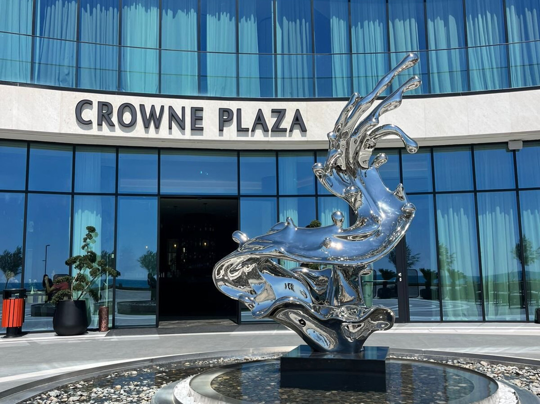 Crowne Restaurant and Bar Lounge