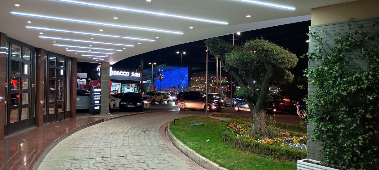 地拉那机场酒店-旅行者