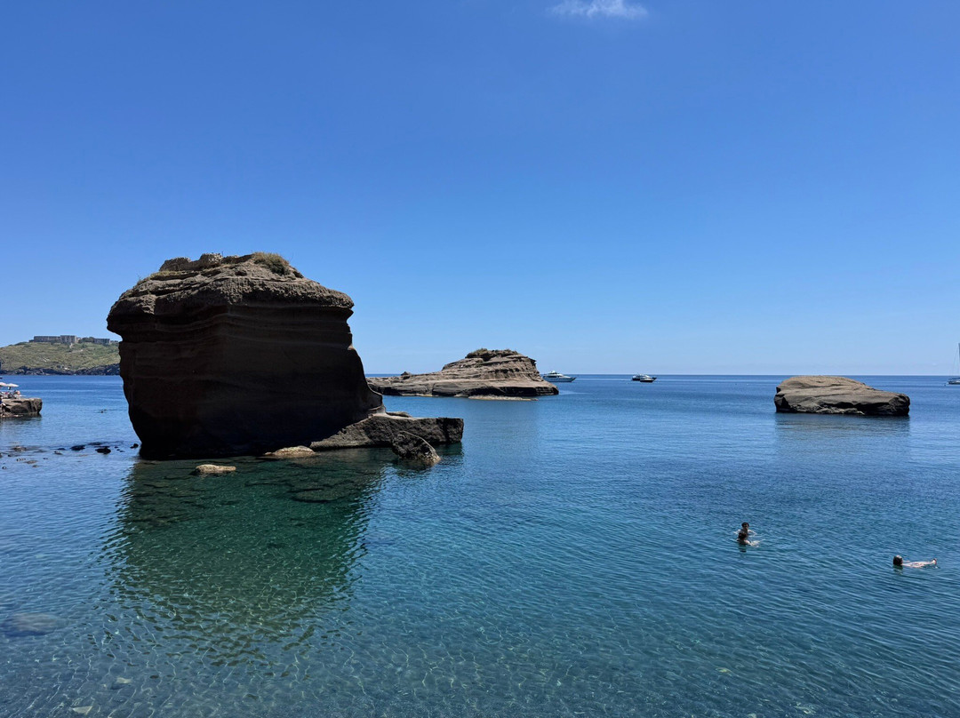 Spiaggia Cala Nave-Ventotene必去景点
